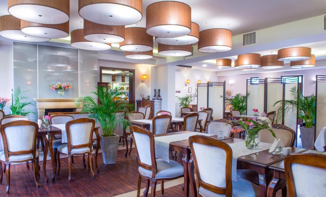 Hotel Kazimierzowka 카지미에르즈 돌니 외부 사진