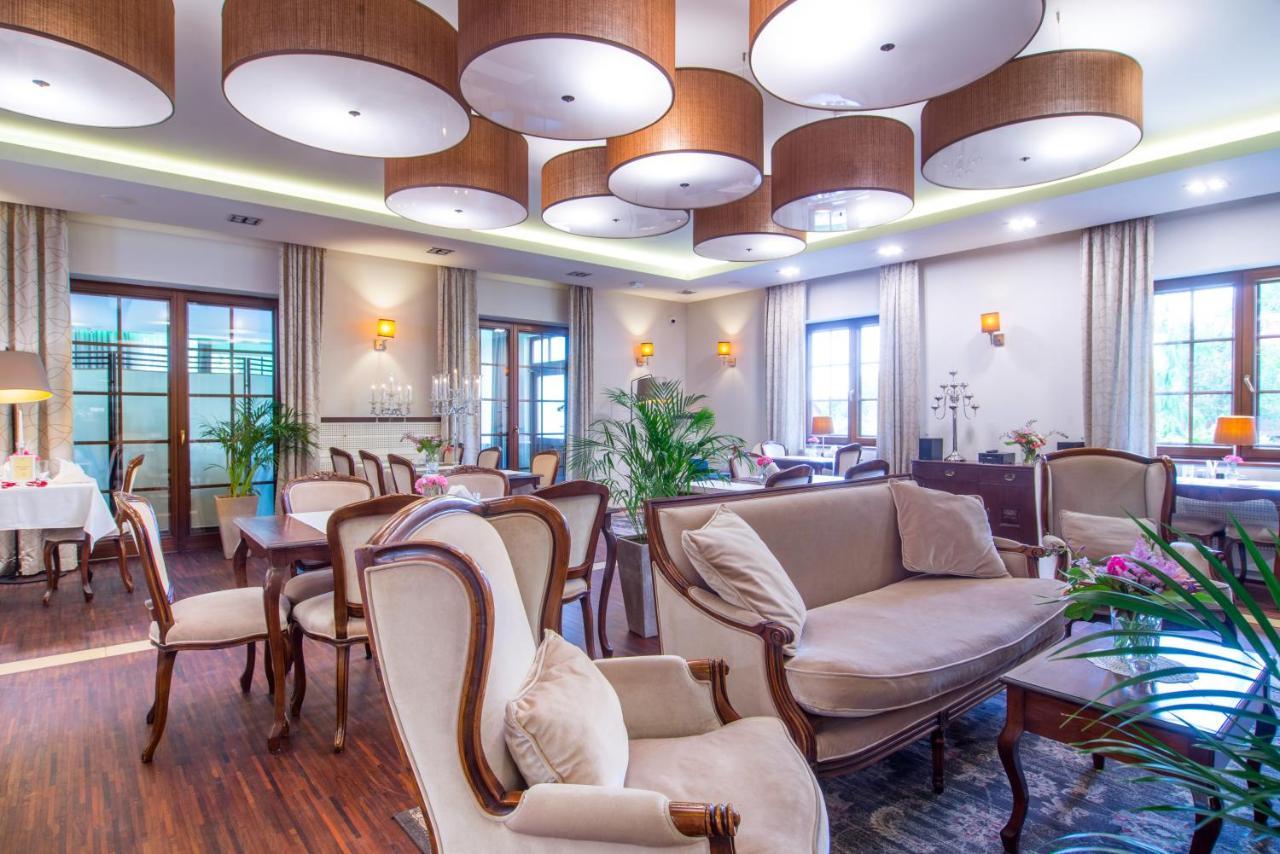Hotel Kazimierzowka 카지미에르즈 돌니 외부 사진