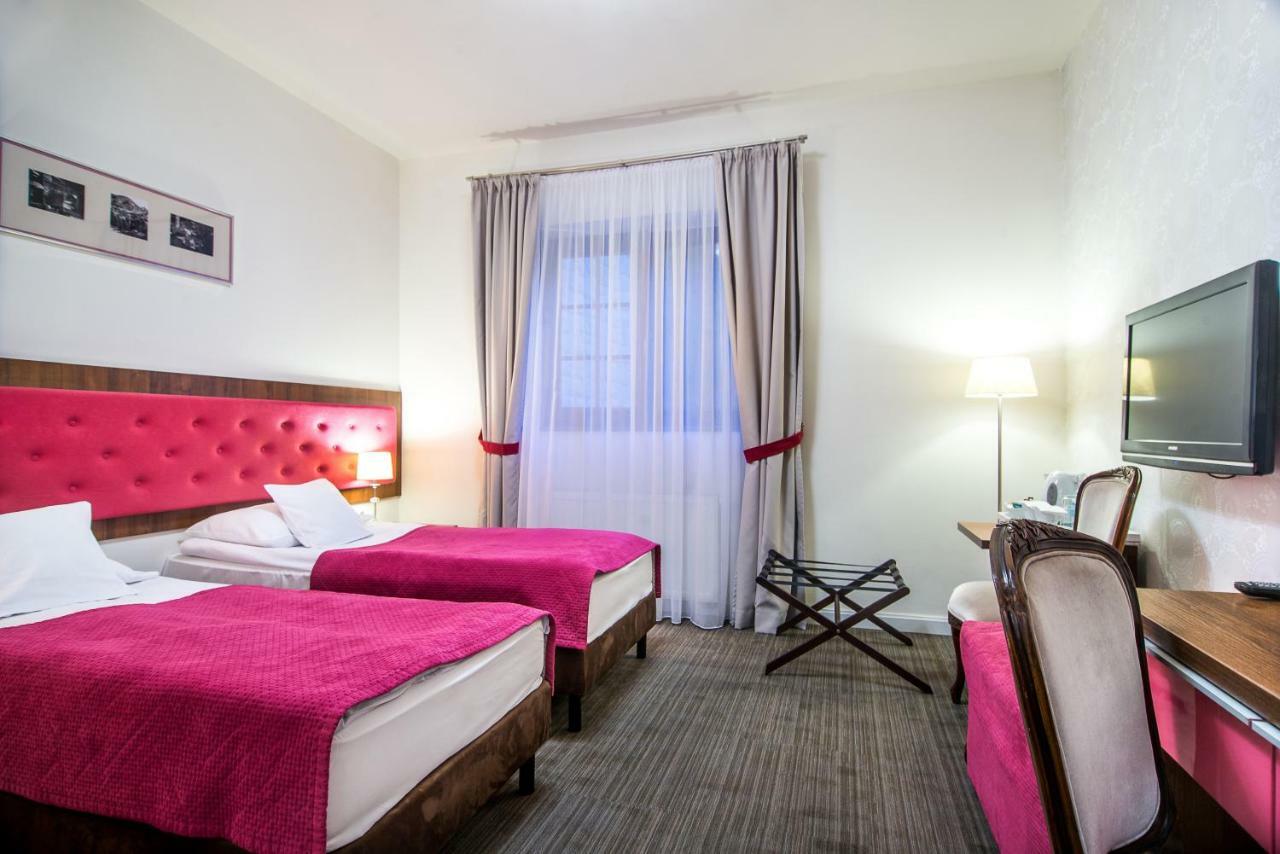 Hotel Kazimierzowka 카지미에르즈 돌니 외부 사진